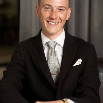 Mäklarbild på Elias Viklund