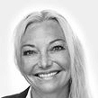 Mäklarbild på Helena Ullhag