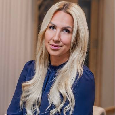 Mäklarbild på Michelle Almby