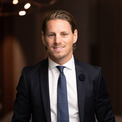 Mäklare Max Nilsson