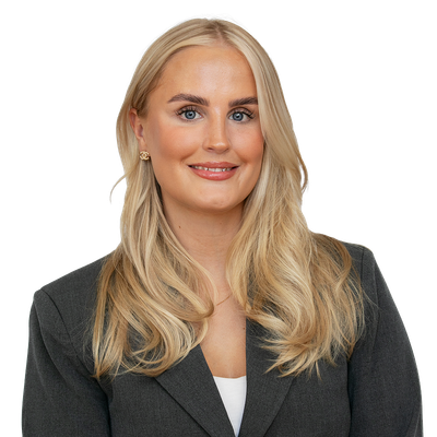 Mäklare Julia Nyström