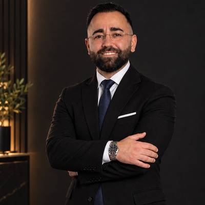 Mäklarbild på Nihat Taheri