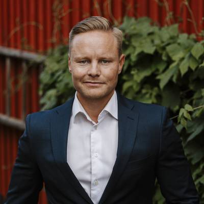 Mäklarbild på Niklas Lahti