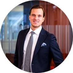 Mäklarbild på Oliver Källbom