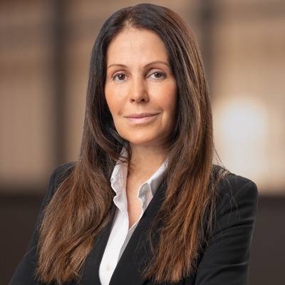 Mäklare Elena Ghatan