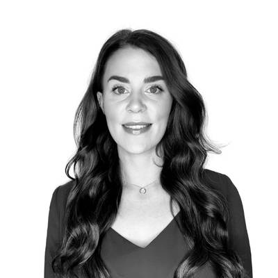 Mäklare Moa Karlsson Petrusic