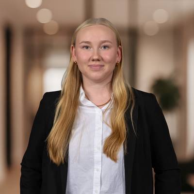 Mäklarbild på Moa Rönnqvist