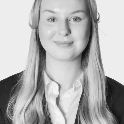 Mäklarbild på Julia Seger