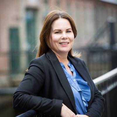 Mäklare Caroline Ljung
