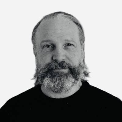 Mäklare Fredrik Lindblad