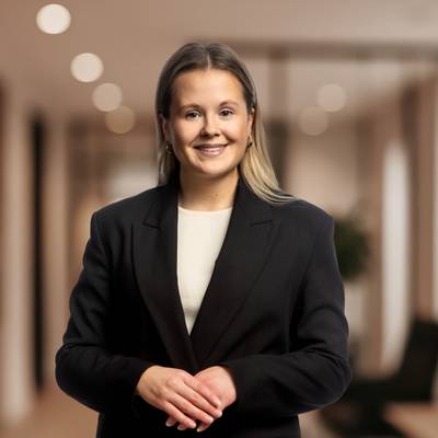 Mäklarbild på Emma Blom