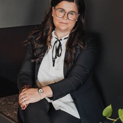 Mäklarbild på Emma Broman