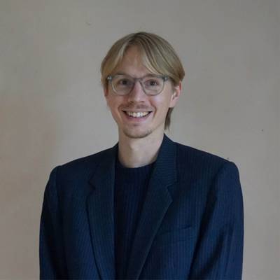 Mäklarbild på Tobias Springfeldt