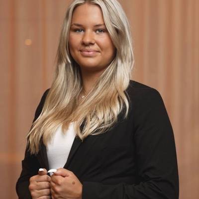 Mäklarbild på Linda Richardson