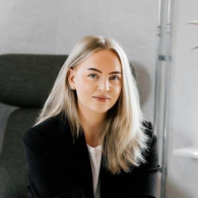 Mäklarbild på Frida Angsparr Skoglund