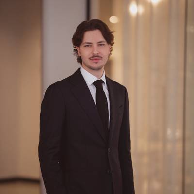 Mäklarbild på Nils Löfström