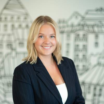 Mäklarbild på Emma Burman