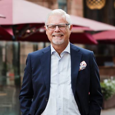 Mäklare Robert Lundin