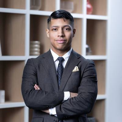 Mäklarbild på Fredrik Pinedo