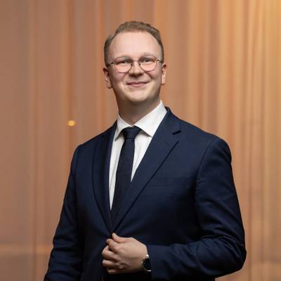 Mäklarbild på Henrik Björkman