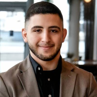 Mäklarbild på Amgad Abu-Ramadan