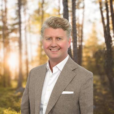 Mäklarbild på Philip Stråkander