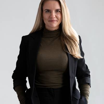 Mäklarbild på Sandra Rosenblom