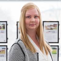 Mäklare Karolin Torstensson, Fastighetsbyrån Bålsta