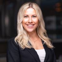 Mäklare Charlotta Melin, Notar