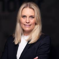 Mäklare Johanna Lindback, Notar