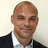 Mäklare Fredrik Bremberg, Lavass Mäkleri