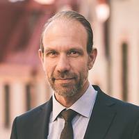 Mäklare Patrik Henningsson, Lundin Fastighetsbyrå