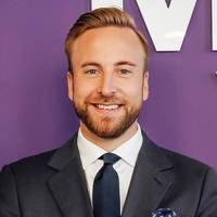 Mäklare Daniel Fredricson, MOHV Bromma