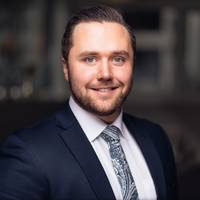 Mäklare Daniel Sporrong, Notar