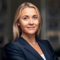 Mäklare Sandra Hansson, Notar