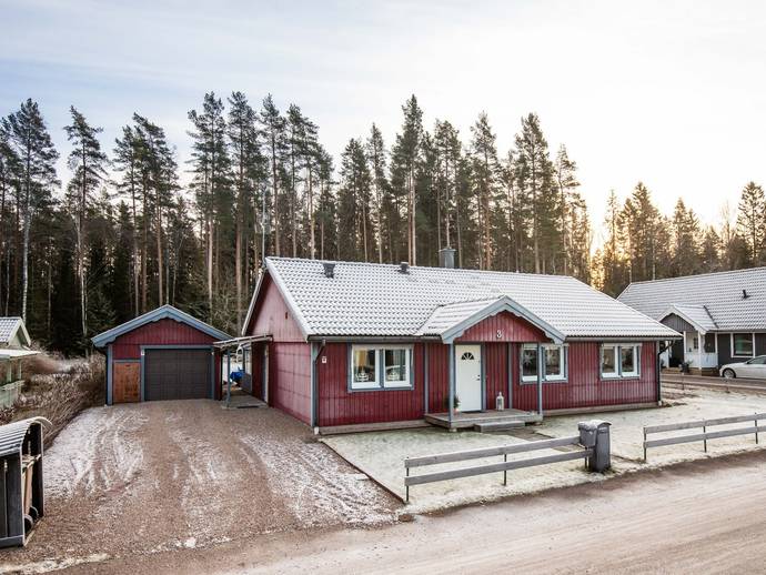 Fryxellsgatan 3 i Björneborg, Kristinehamns kommun - villa till salu ...