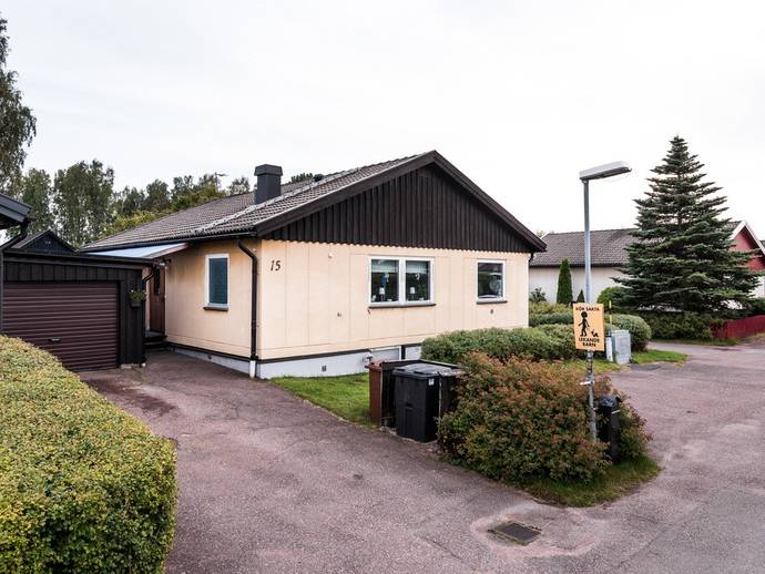 7 rok · 101 m² · Menuettvägen 15