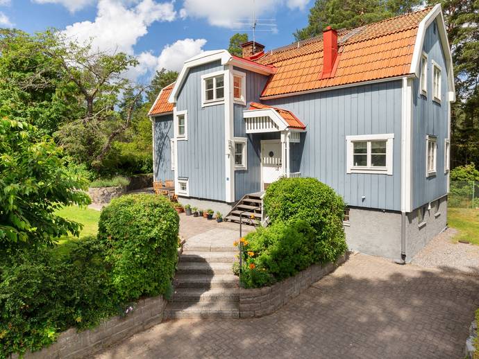 8 rok · 162 m² · Tvärstigen 6