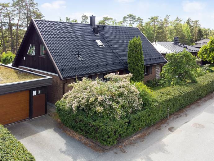6 rok · 154 m² · Lovisedalshöjden 35