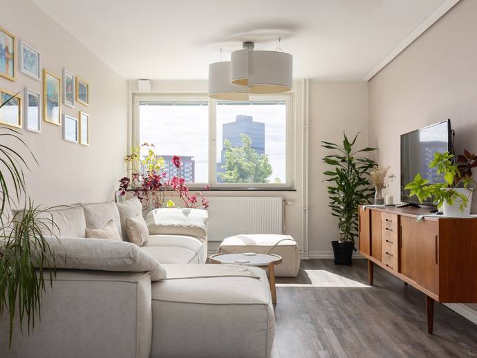 3 rok · 81 m² · Henriksdalsringen 97