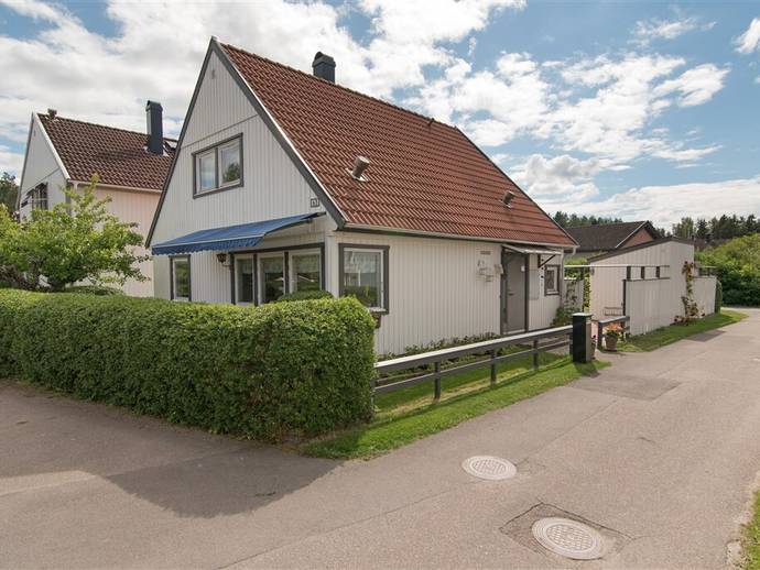 4 rok · 113 m² · Trastsångsvägen 43