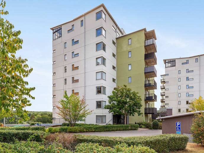 2 rok · 62 m² · Tallrisvägen 4, -2 tr
