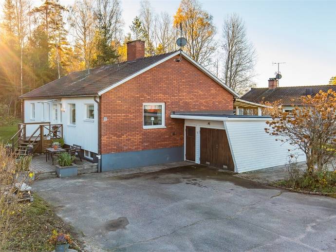 4 rok · 127 m² · Slåtthagsvägen 6