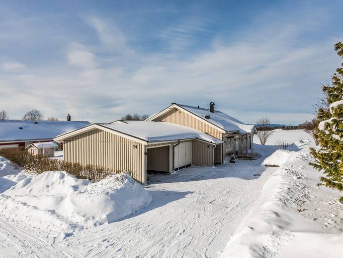6 rok · 130 m² · Trollmaxvägen 24