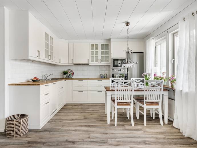 6 rok · 176 m² · Vesslevägen 6