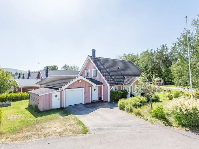 6 rok · 148 m² · Brottarvägen 15