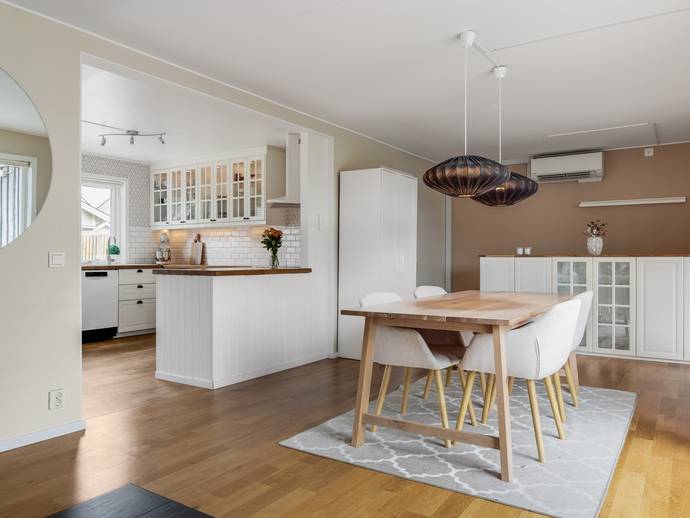 Gitarrvägen 27 i Staffanstorp, Staffanstorps kommun villa till salu