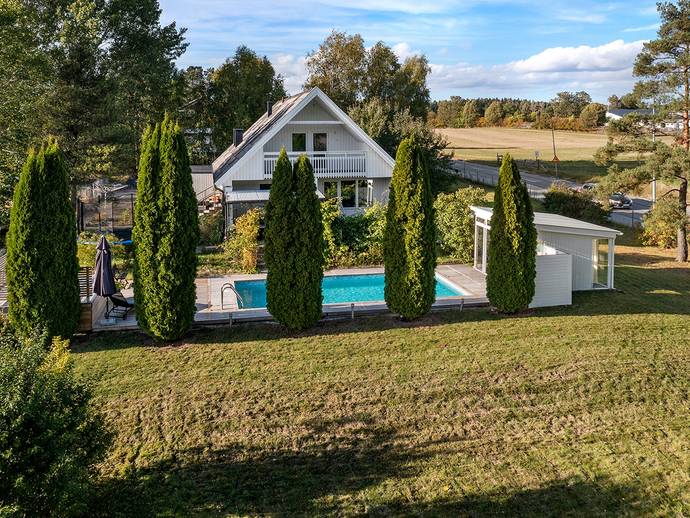 stenhamrav-gen-113-i-f-rings-stenhamra-eker-kommun-villa-till-salu