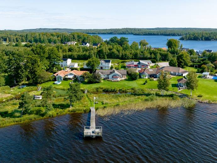 Lövängsvägen 1C i Sandsbro/Helgasjön, Växjö kommun - villa till salu ...