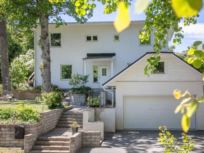 6 rok · 176 m² · Fjällbrudens väg 8